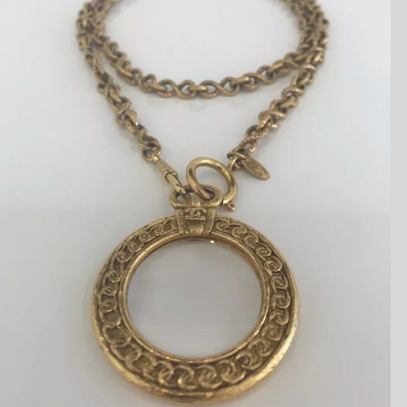 CHANEL MAGNIFYING GLASS MEDALLION NECKLACE NWOTS! - Picture 15 of 15